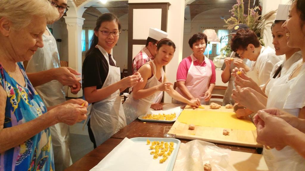 Agriturismo Fattoria Corte Roeli Malalbergo エクステリア 写真
